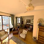 Vintage Pied-a-terre - Eiffel Tower View * Paris
