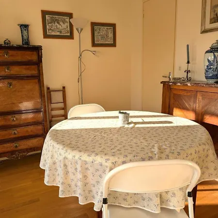 Apartman Vintage Pied-a-terre - Eiffel Tower View