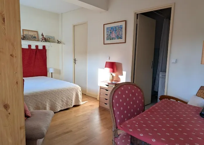 Vintage Pied-a-terre - Eiffel Tower View Paříž