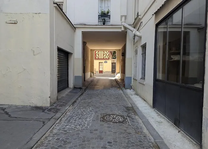 Vintage Pied-a-terre - Eiffel Tower View Daire *