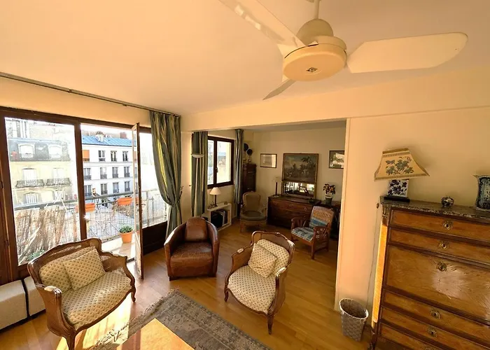 Vintage Pied-a-terre - Eiffel Tower View * Paris